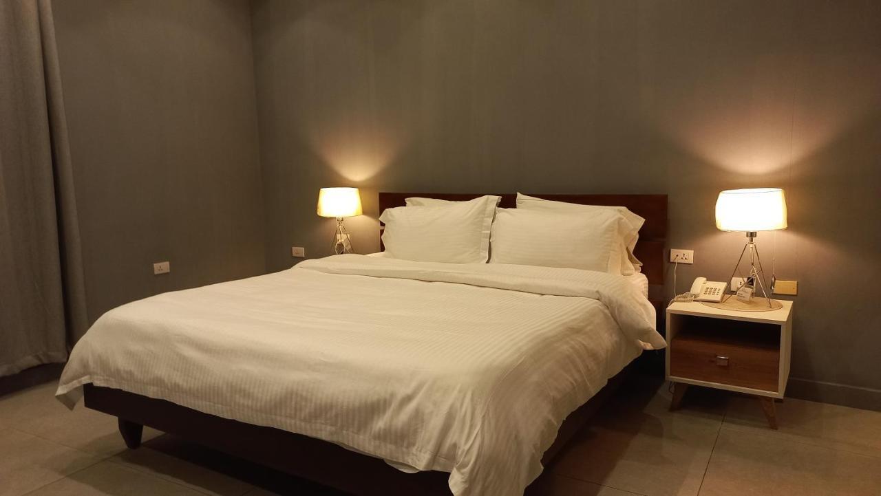 Tropicana Beach & Resort Elwa Екстер'єр фото